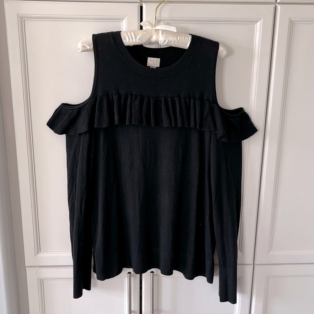 A New Day black sweater w cut out shoulders & a ruffle chest panel (XL)